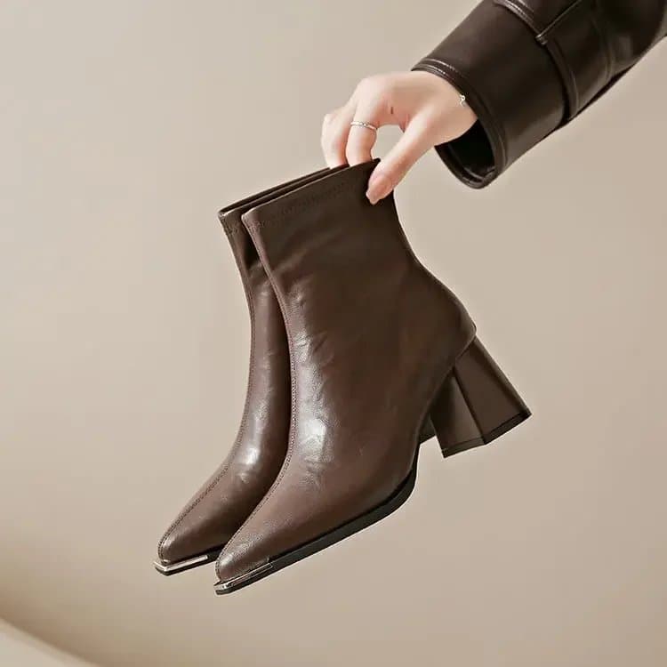 מגפנים אלגנטיות עם עקב